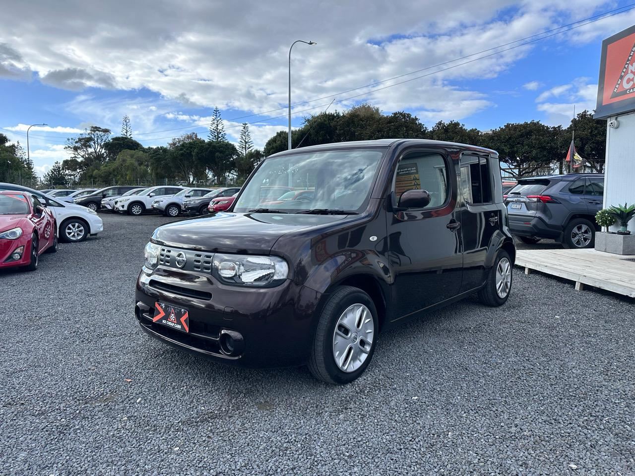 Vehicle image 3