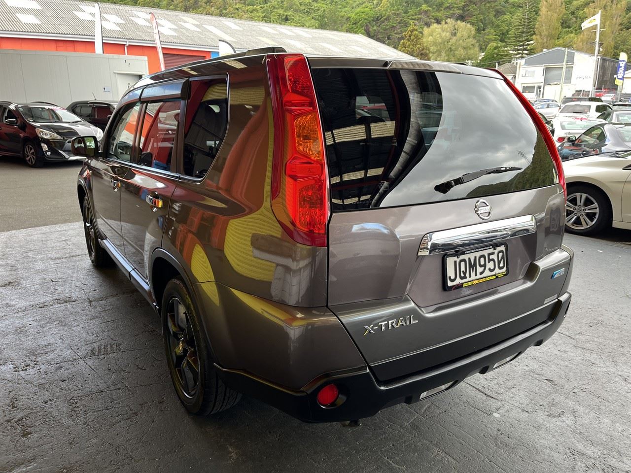 Vehicle image 4