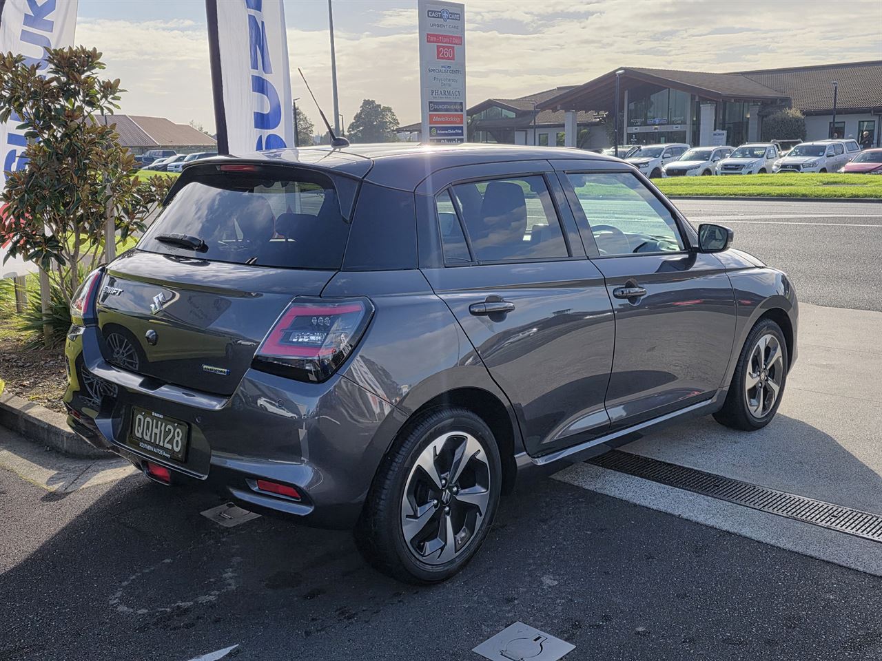 Vehicle image 5