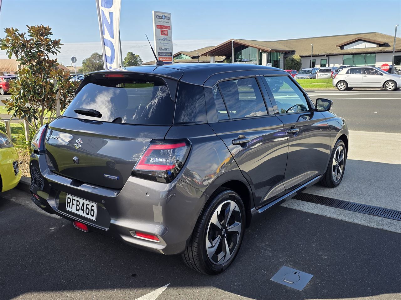 Vehicle image 5