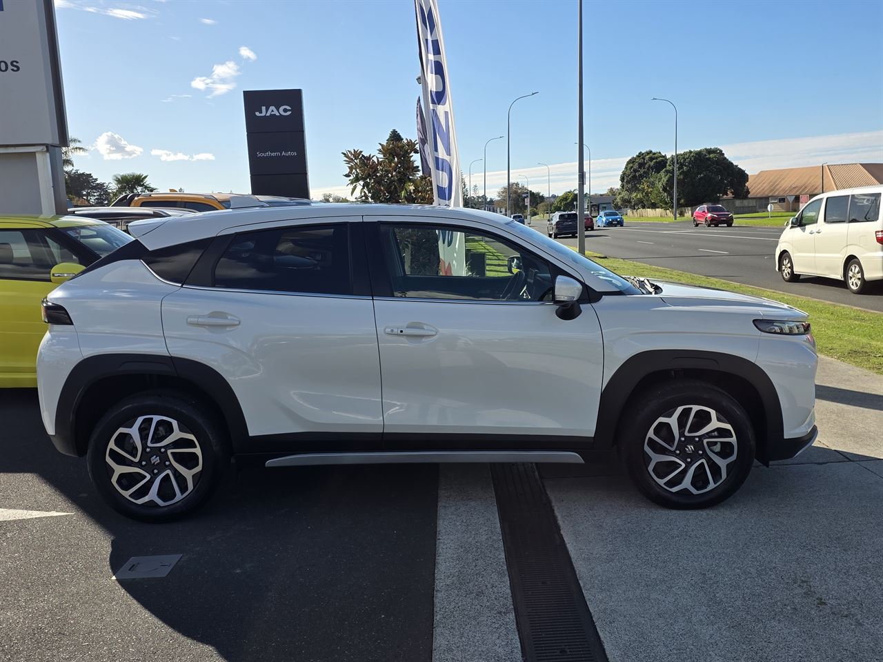 Vehicle image 4