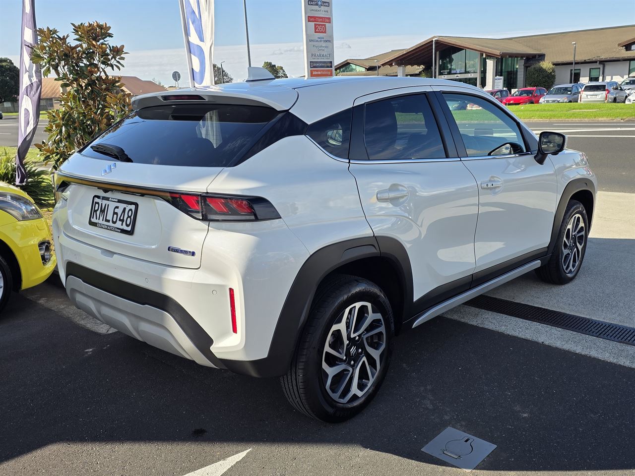 Vehicle image 5