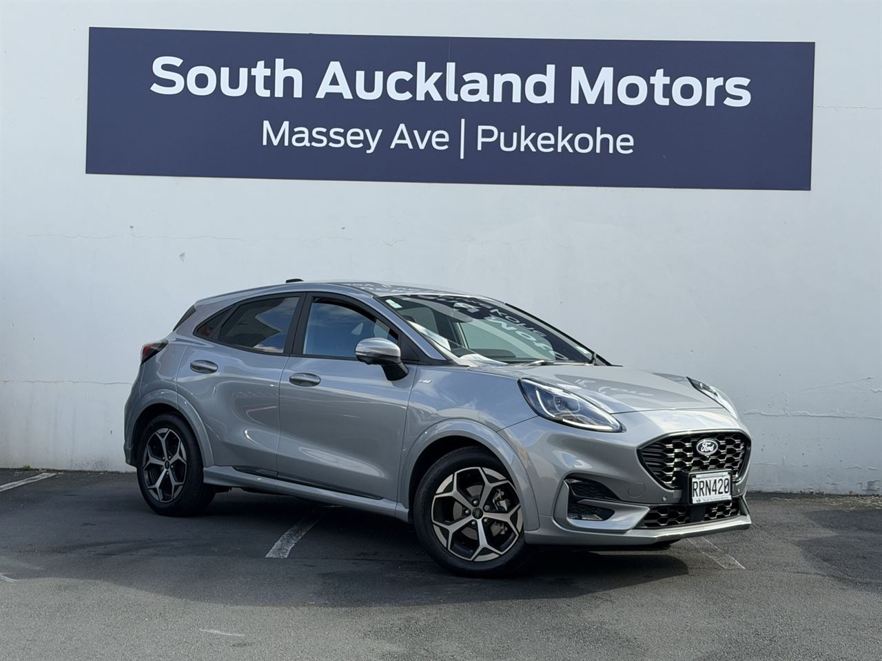 Vehicle image 3