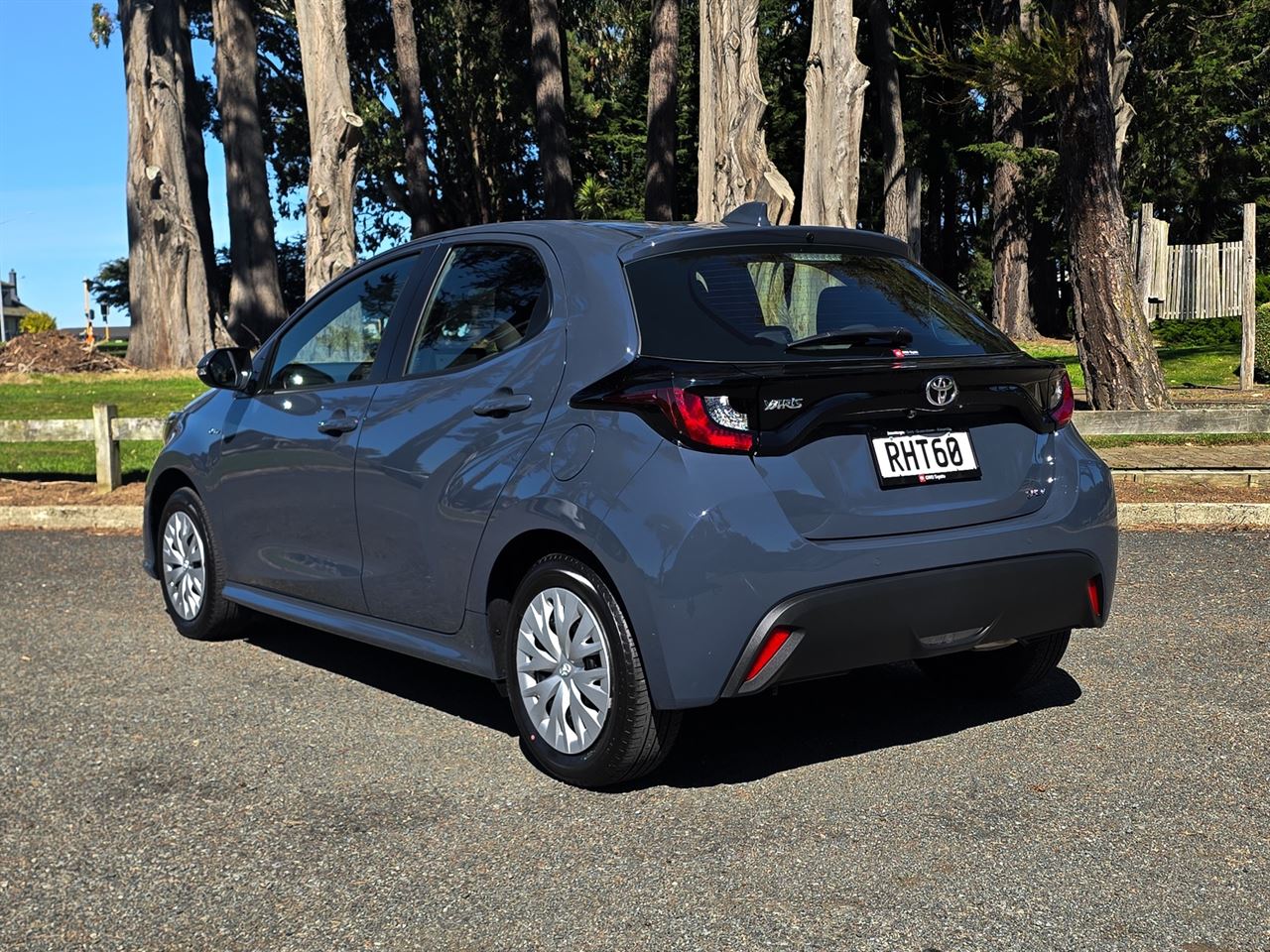 Vehicle image 5