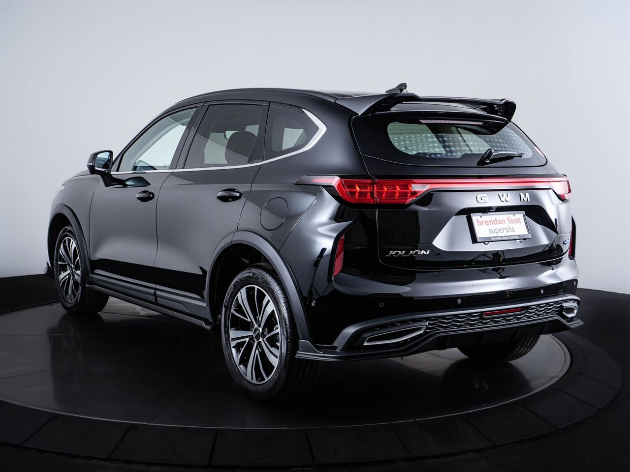 Vehicle image 5