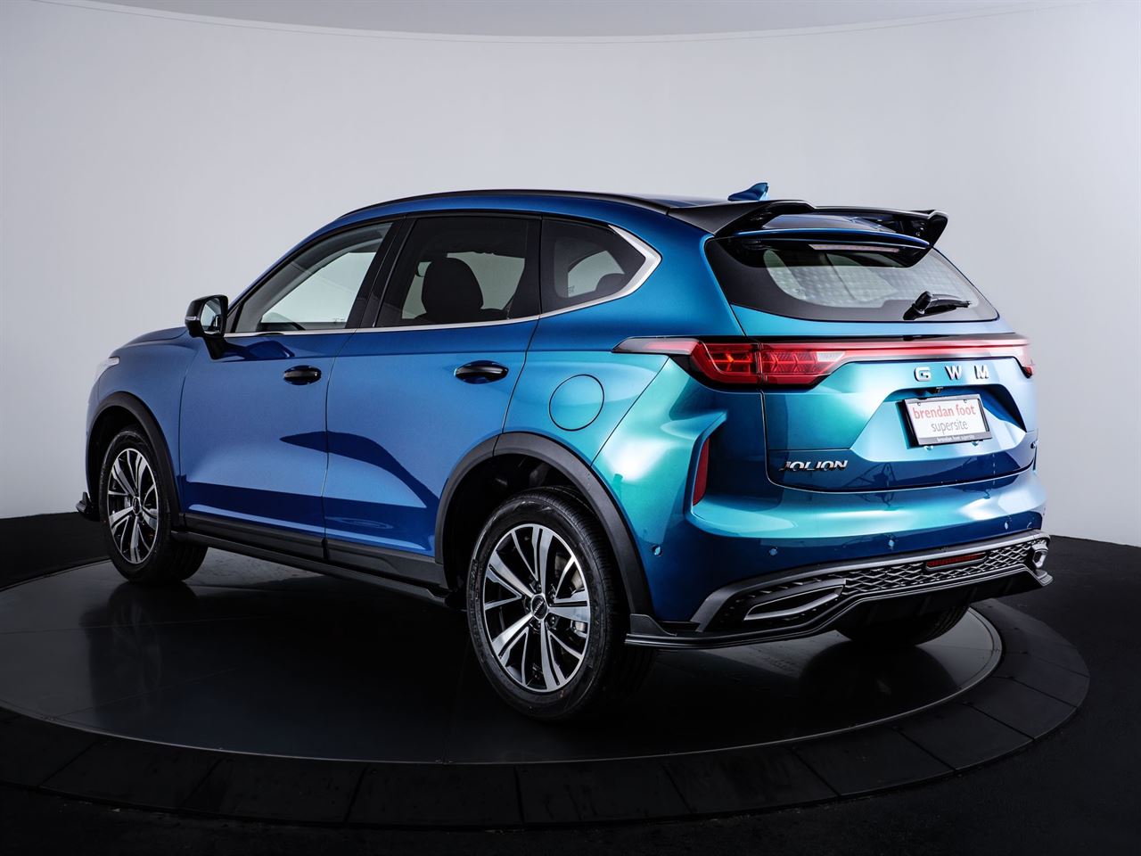 Vehicle image 5