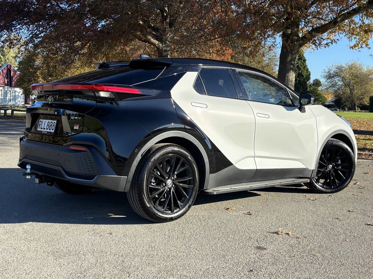 Vehicle image 5