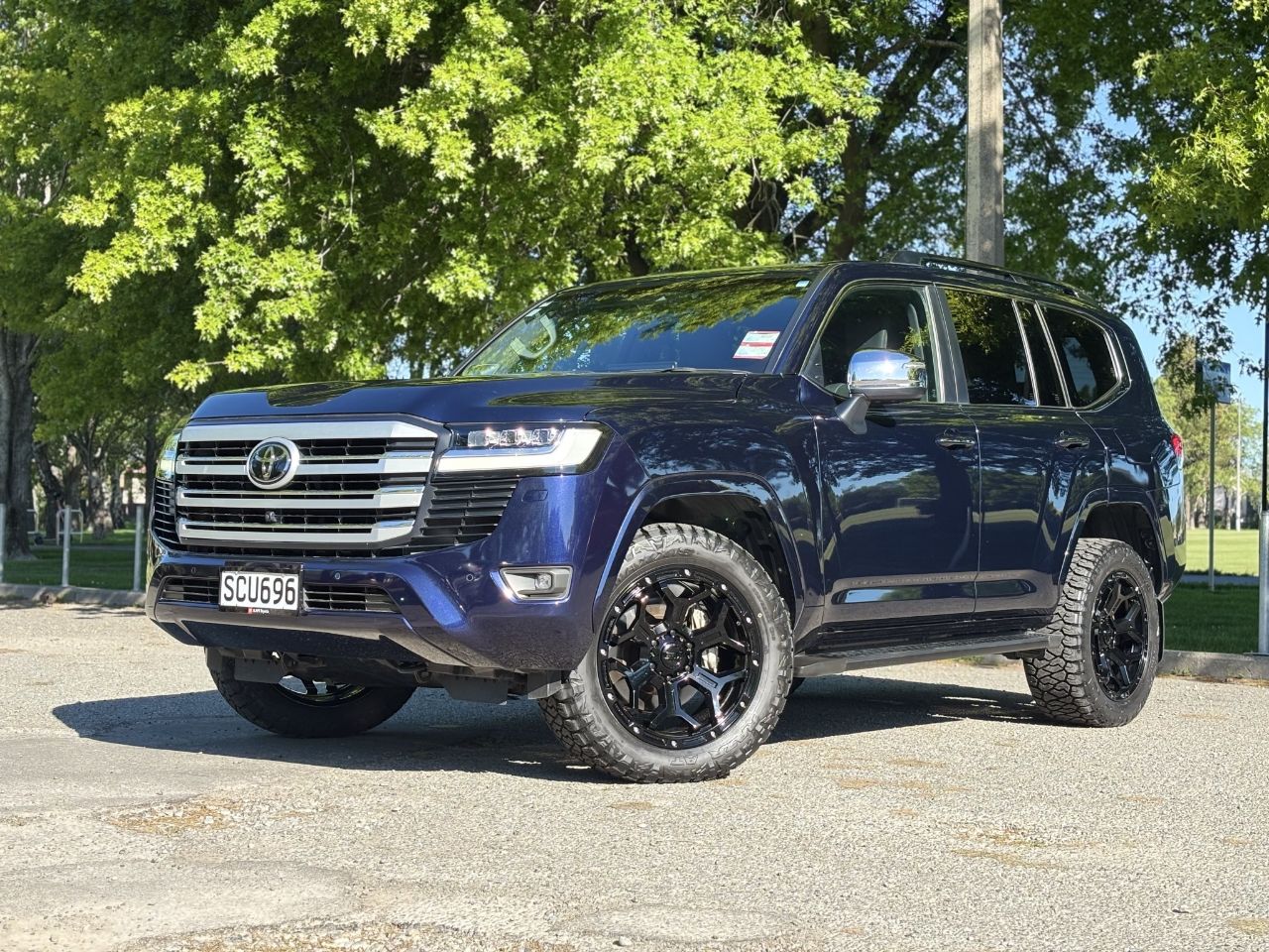 Vehicle image 3
