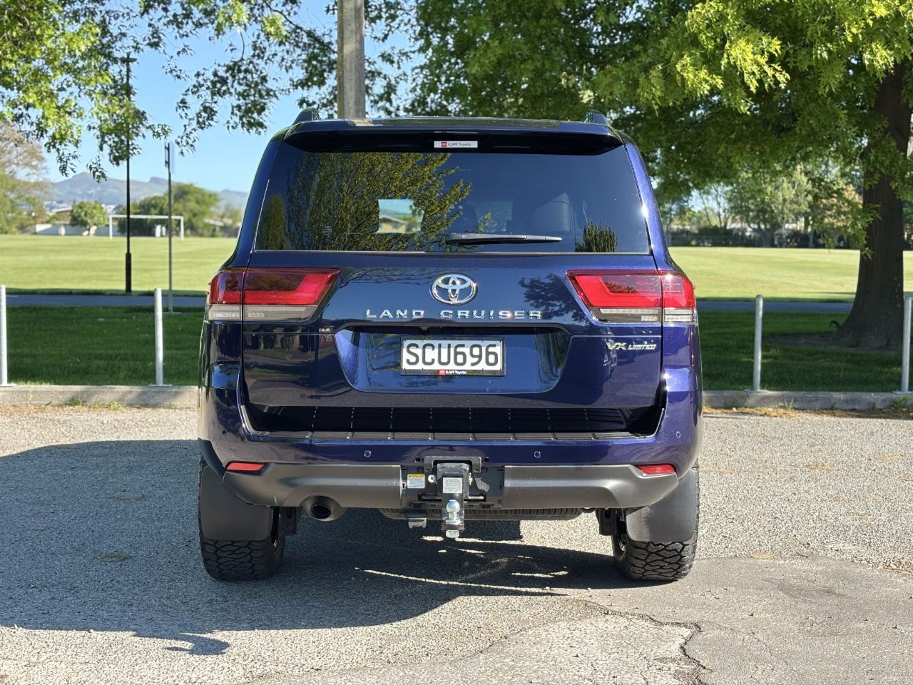 Vehicle image 4