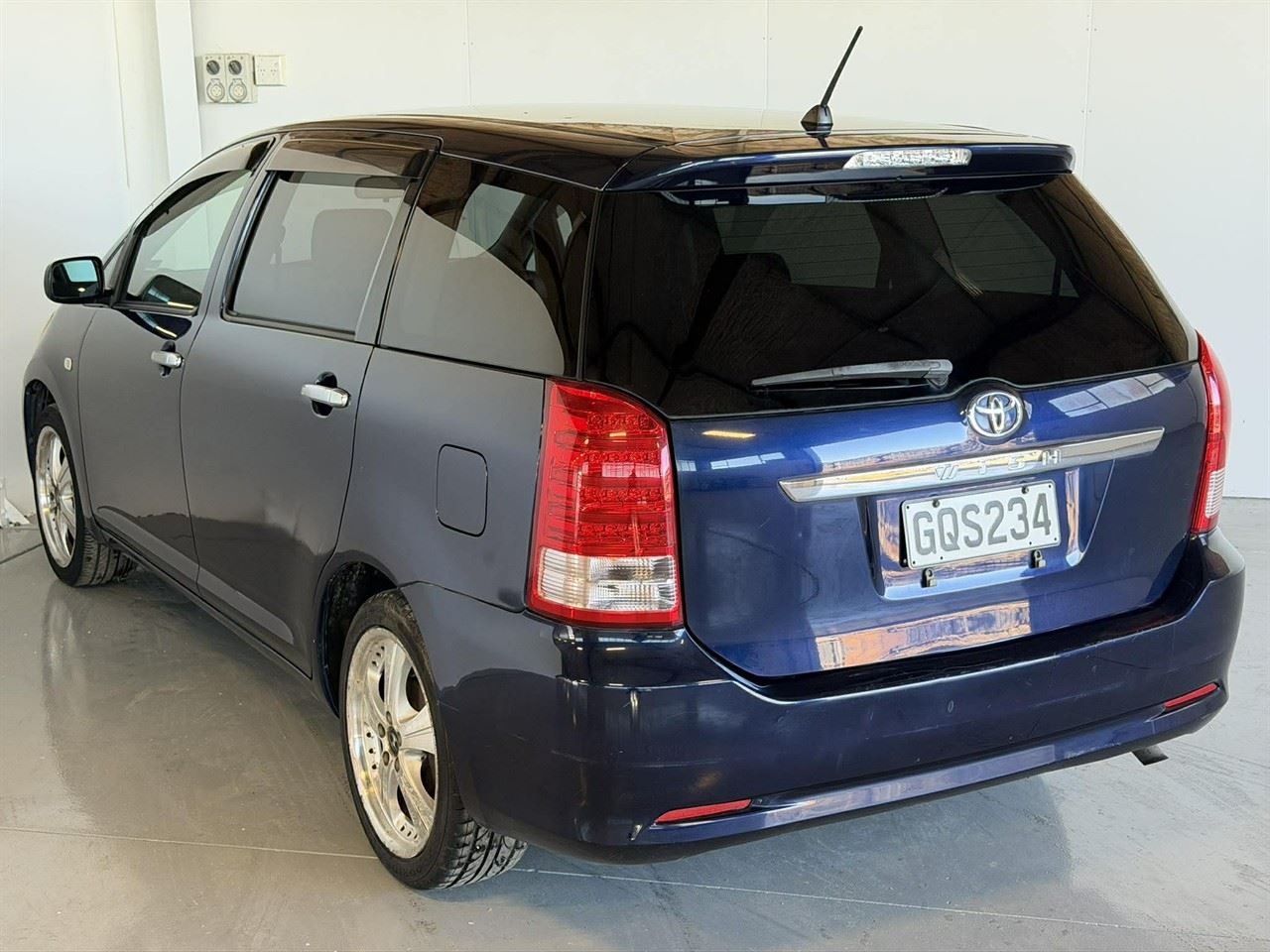 Vehicle image 4
