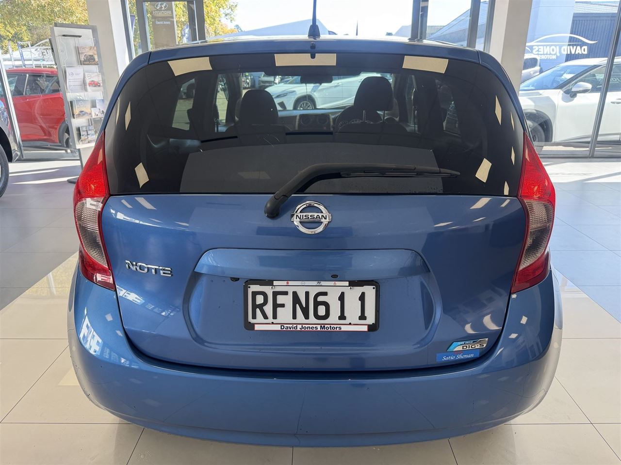 Vehicle image 4