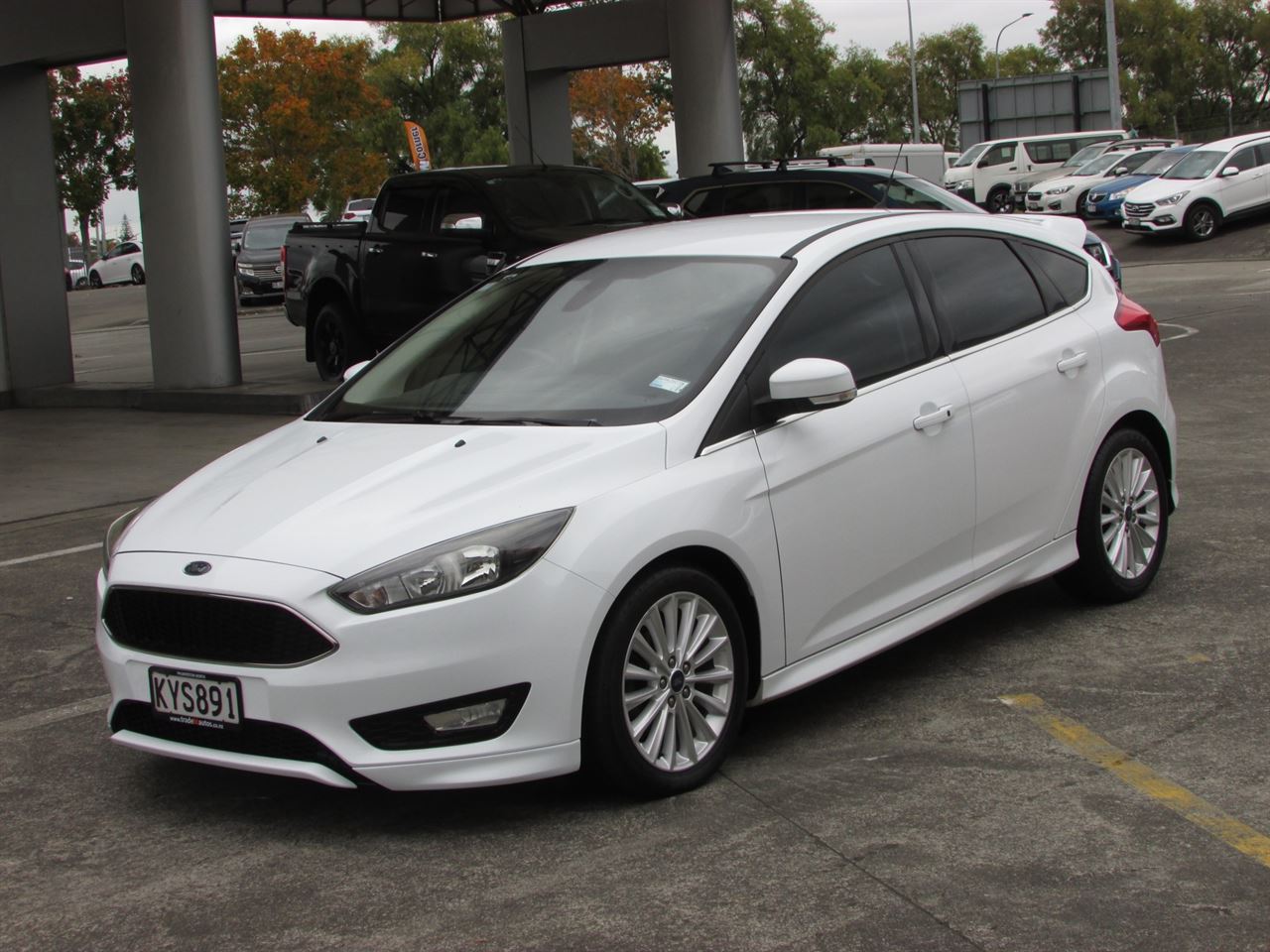 Vehicle image 3