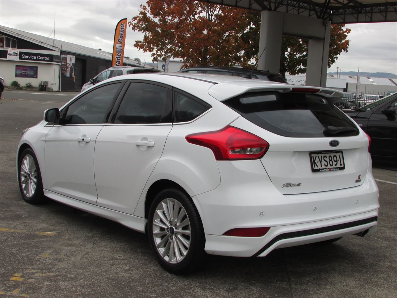 Vehicle image 5