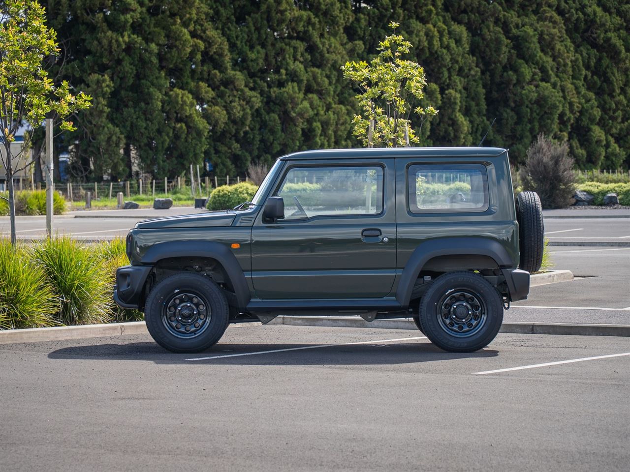 Vehicle image 5