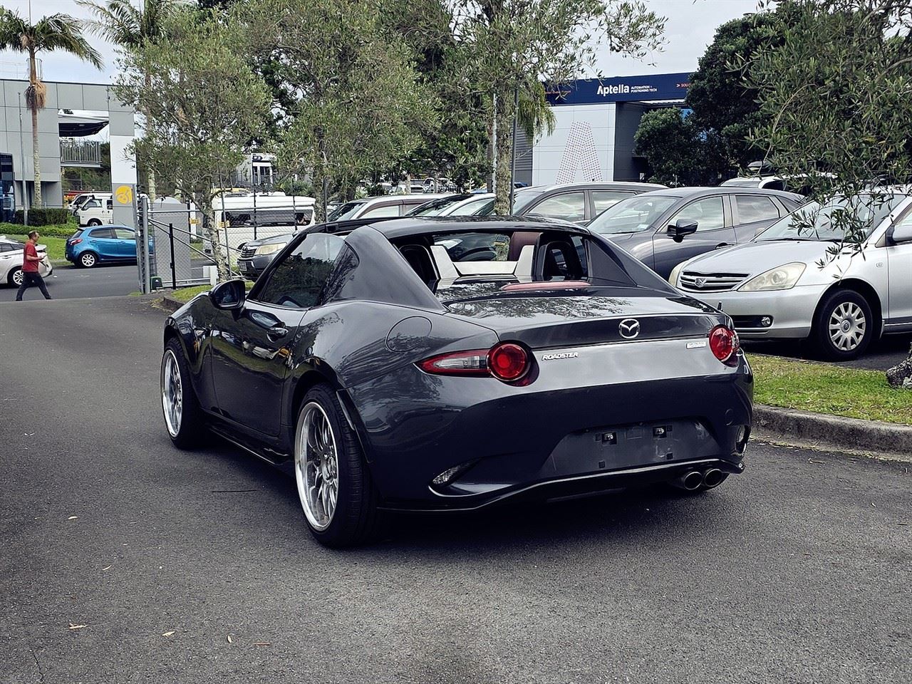 Vehicle image 4