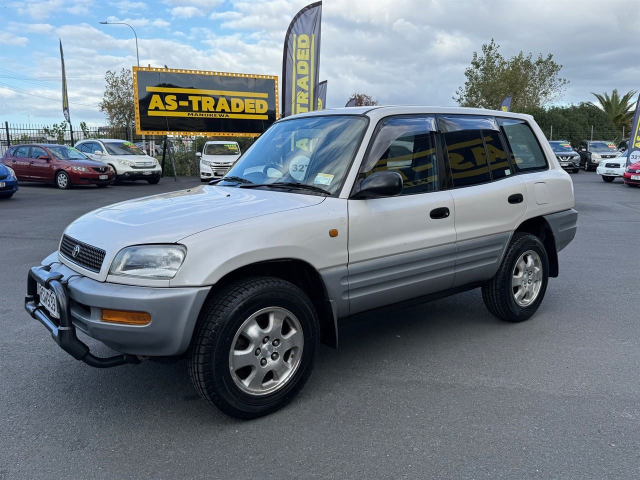 Vehicle image 3