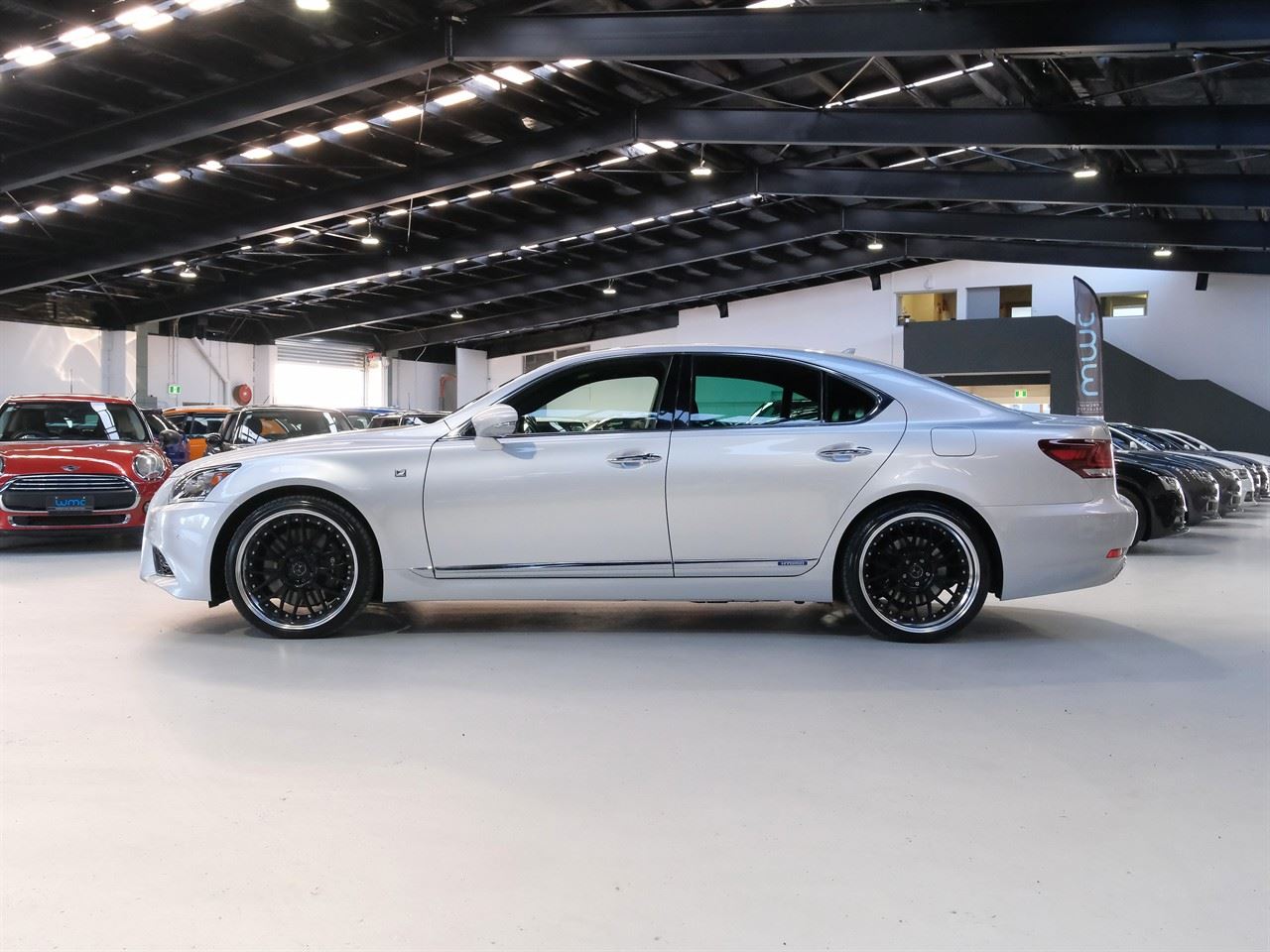 Vehicle image 5