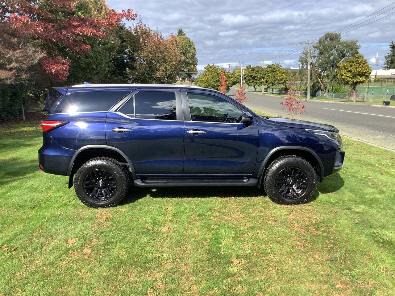 Vehicle image 4