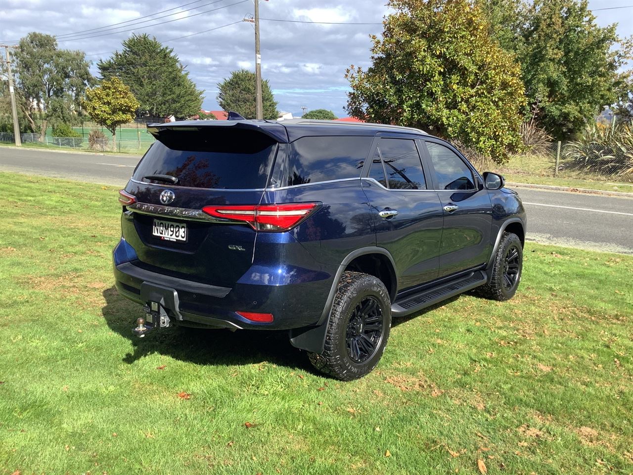 Vehicle image 5