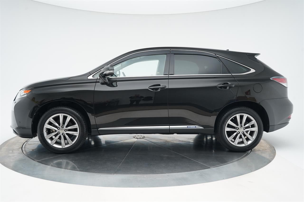 Vehicle image 4