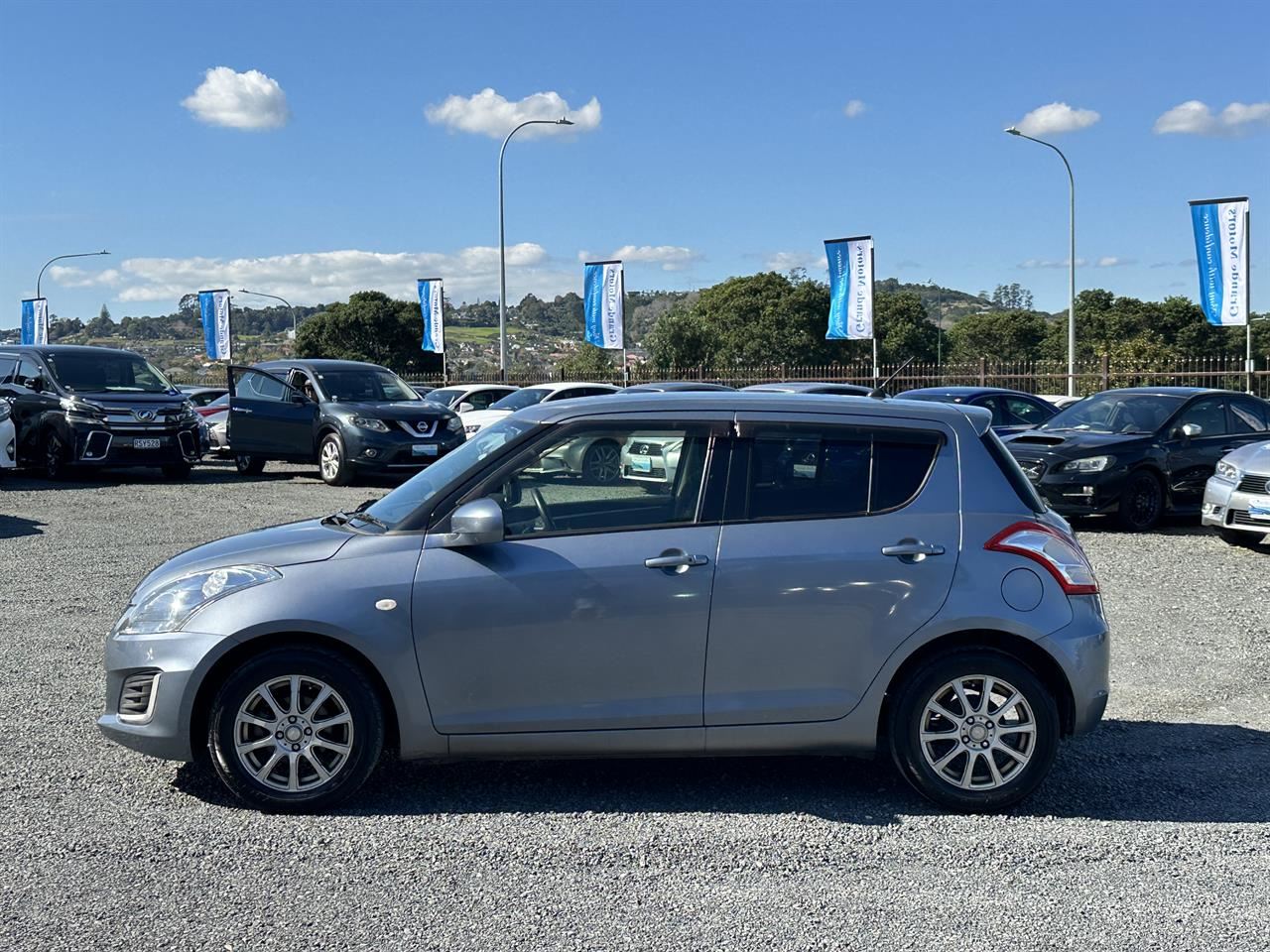 Vehicle image 4