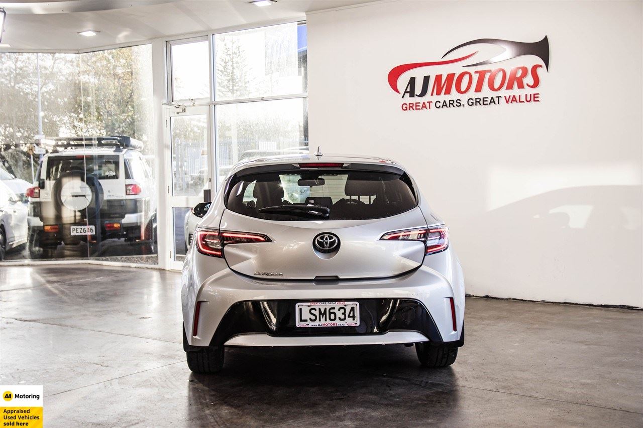 Vehicle image 5