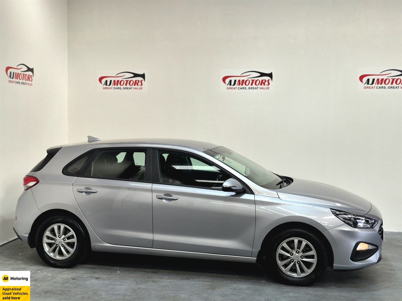 Vehicle image 3