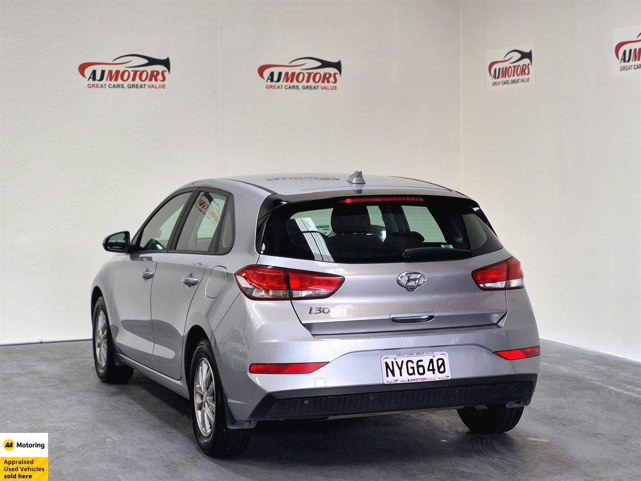 Vehicle image 5