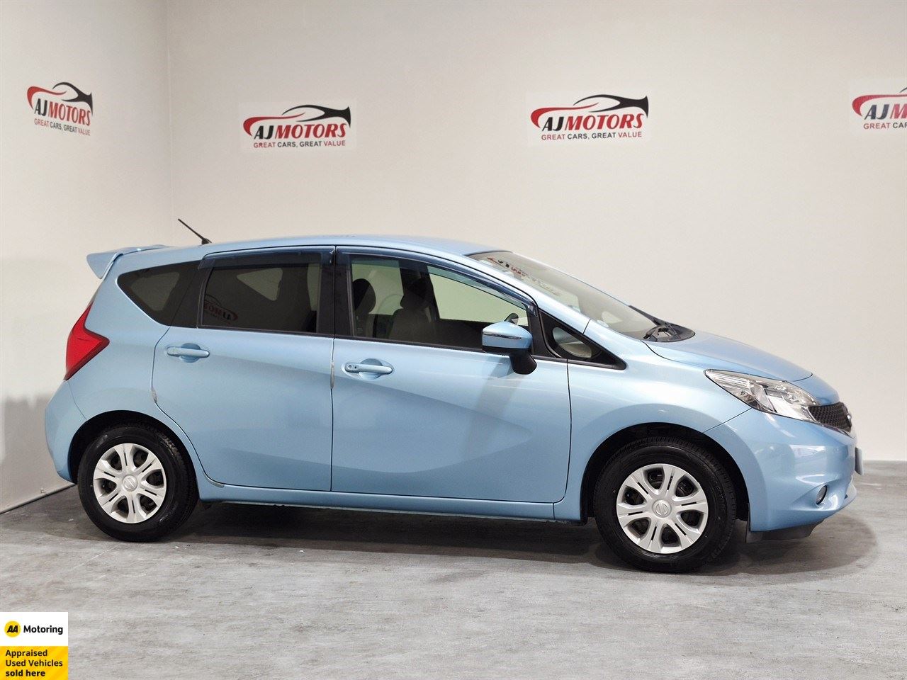 Vehicle image 3