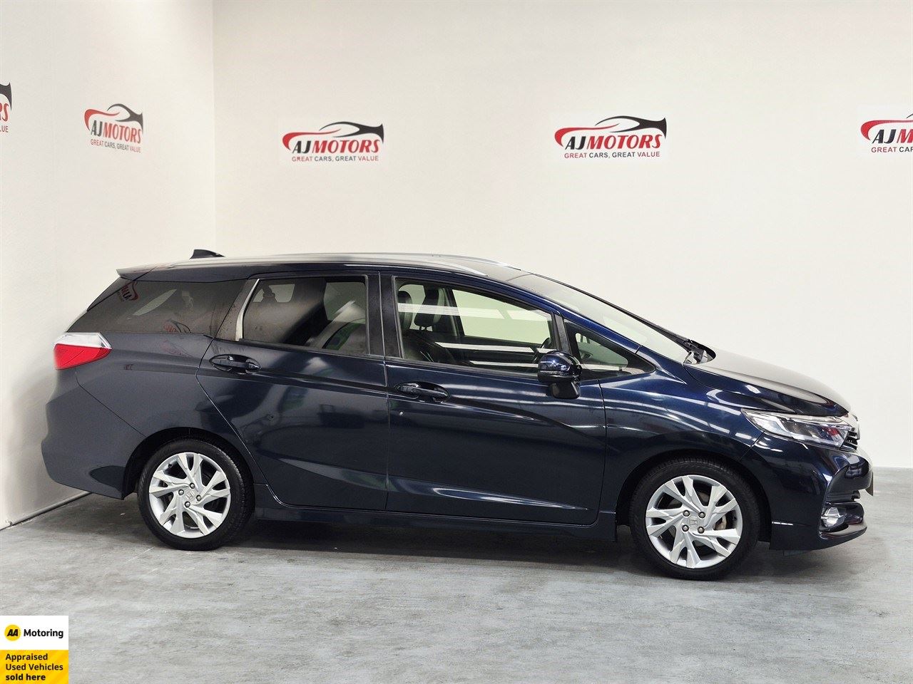 Vehicle image 3