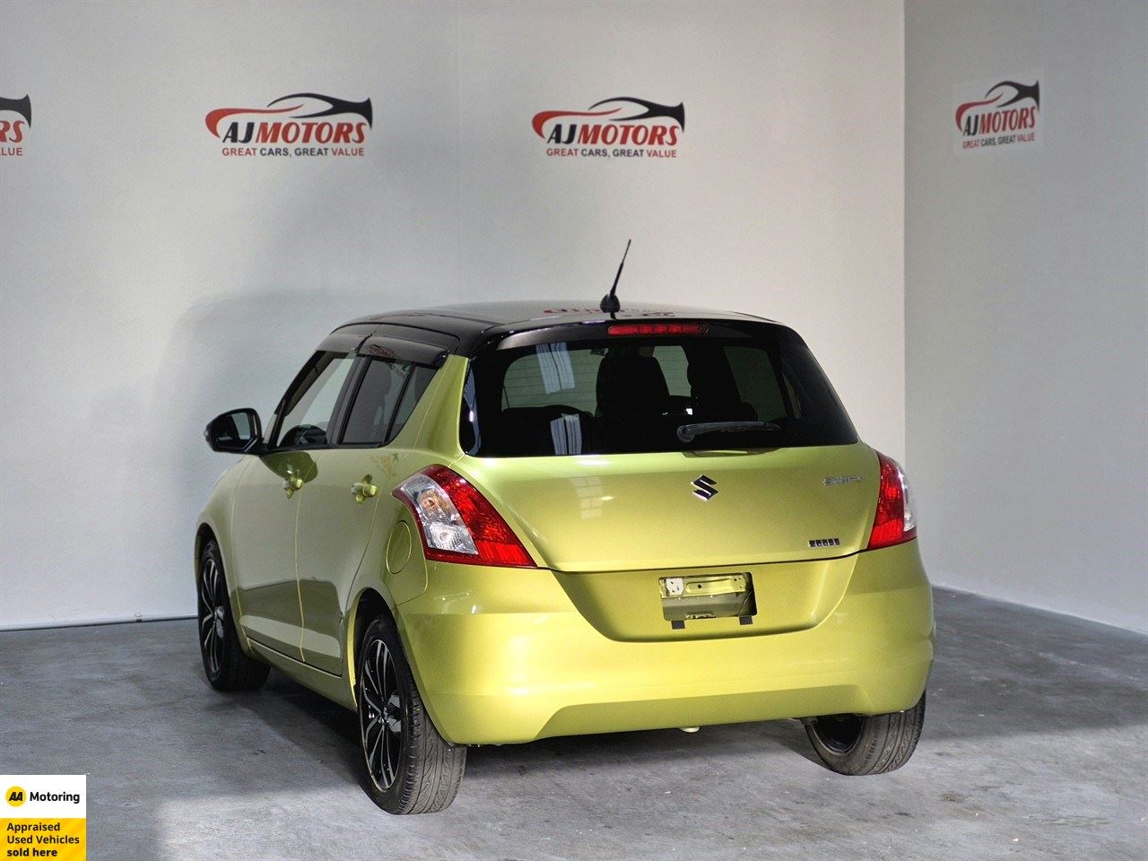 Vehicle image 5
