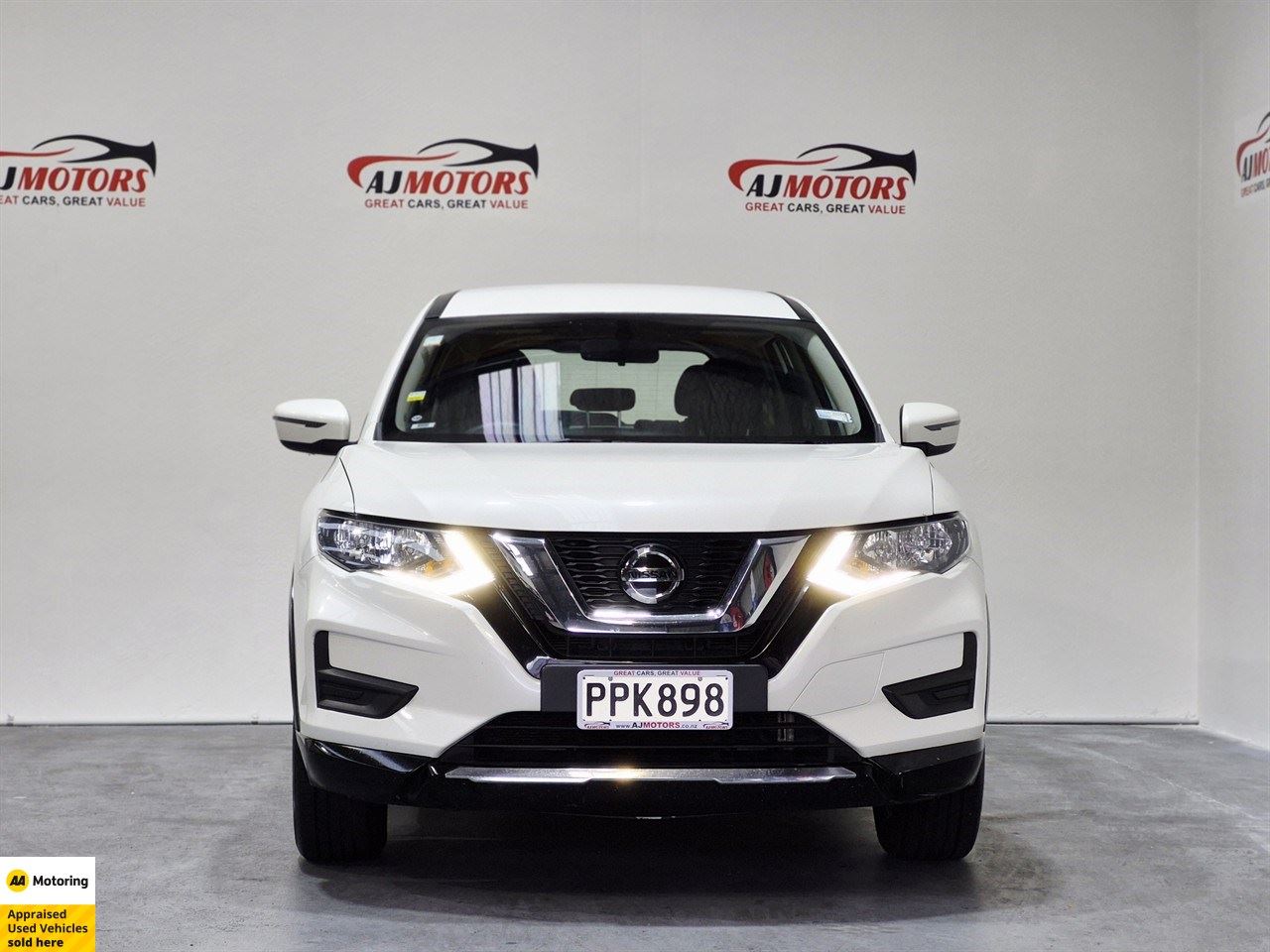 Vehicle image 2