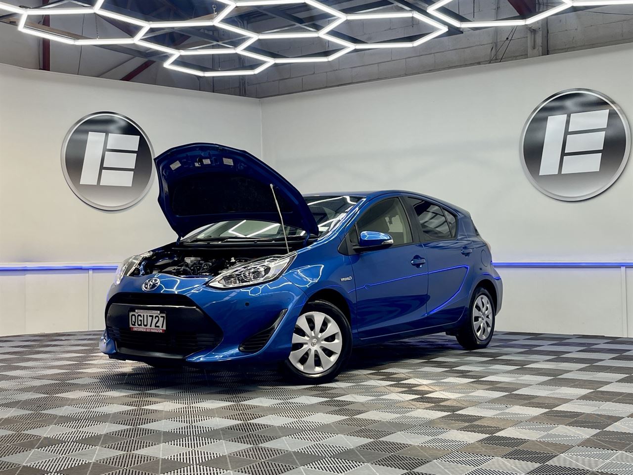 Vehicle image 3
