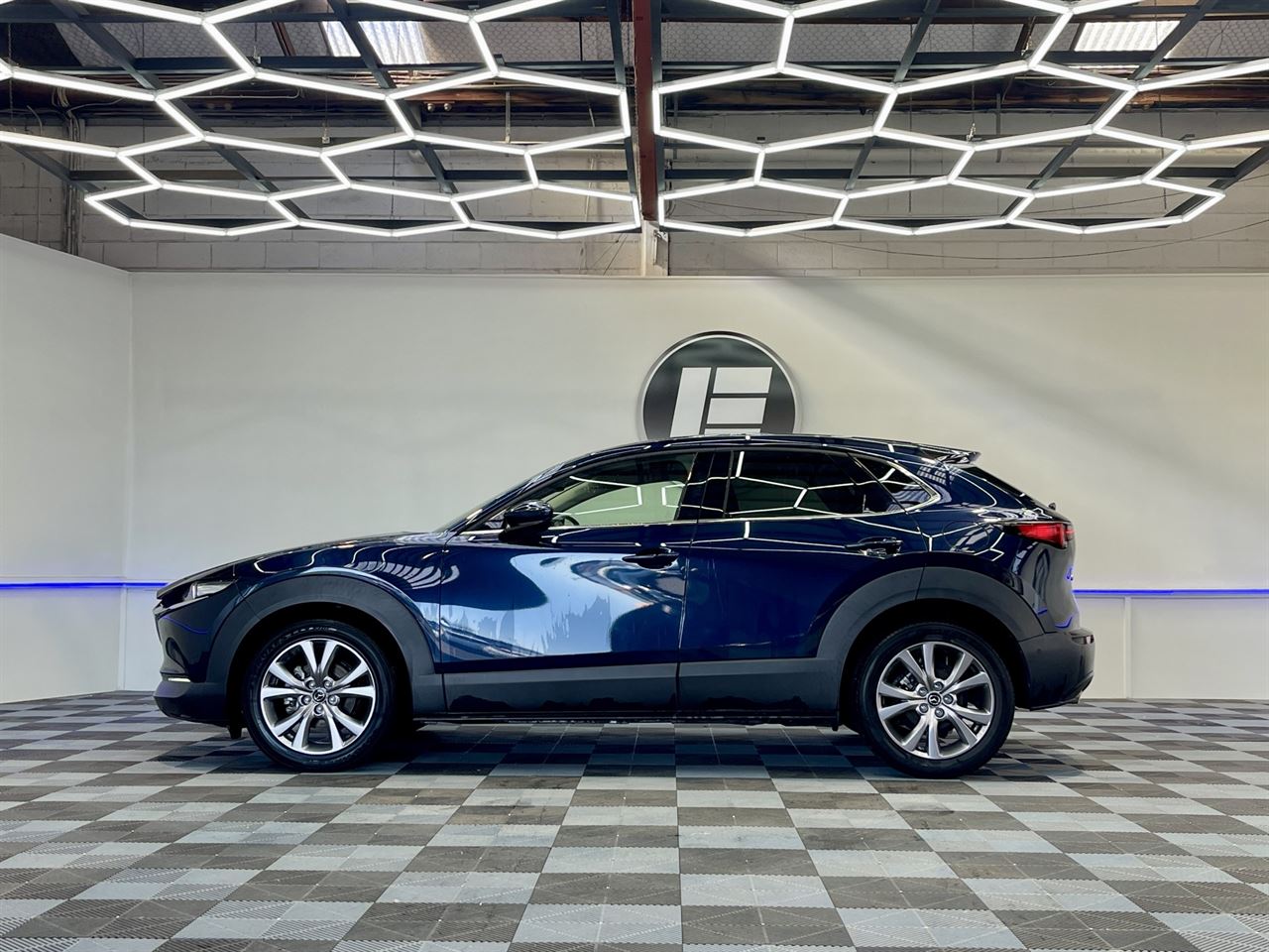 Vehicle image 5