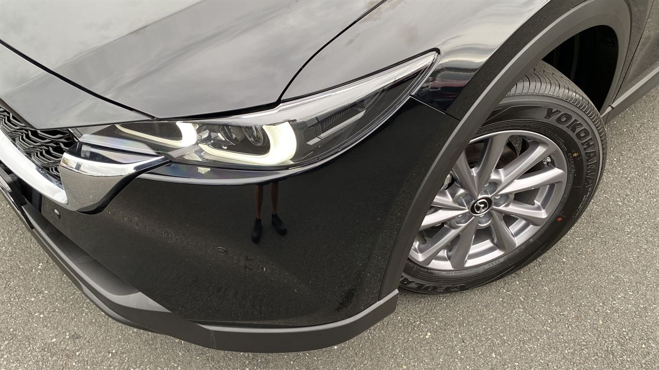 Vehicle image 5