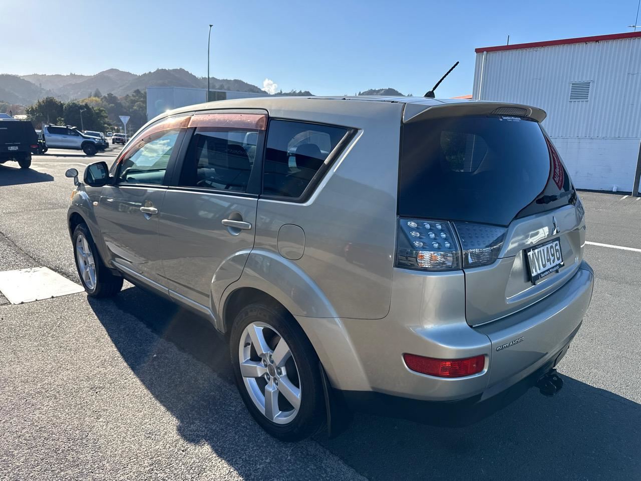 Vehicle image 5
