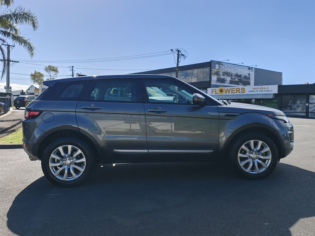 Vehicle image 5