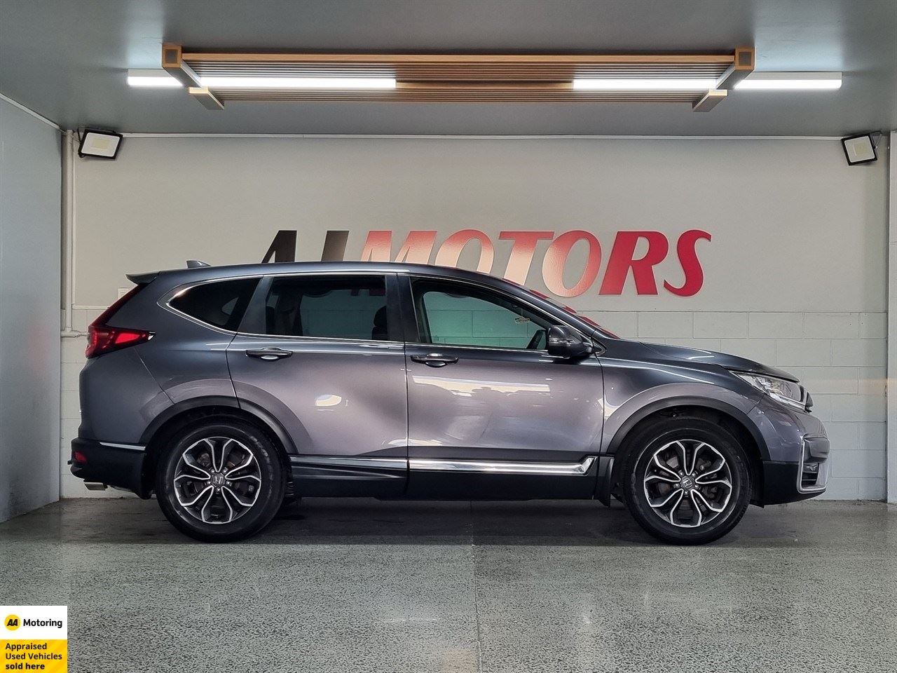Vehicle image 5