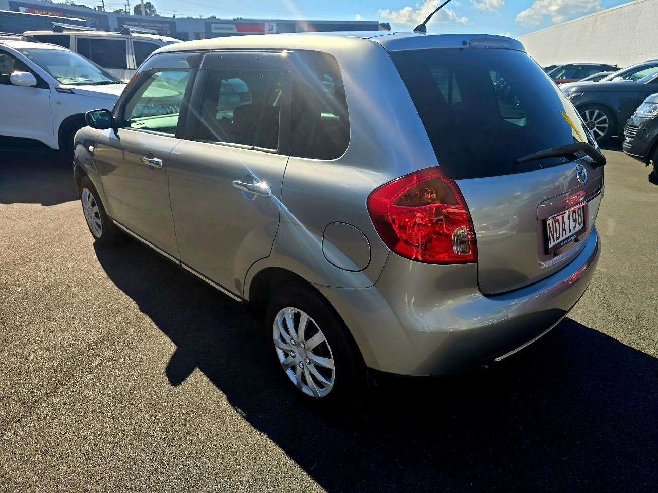 Vehicle image 5
