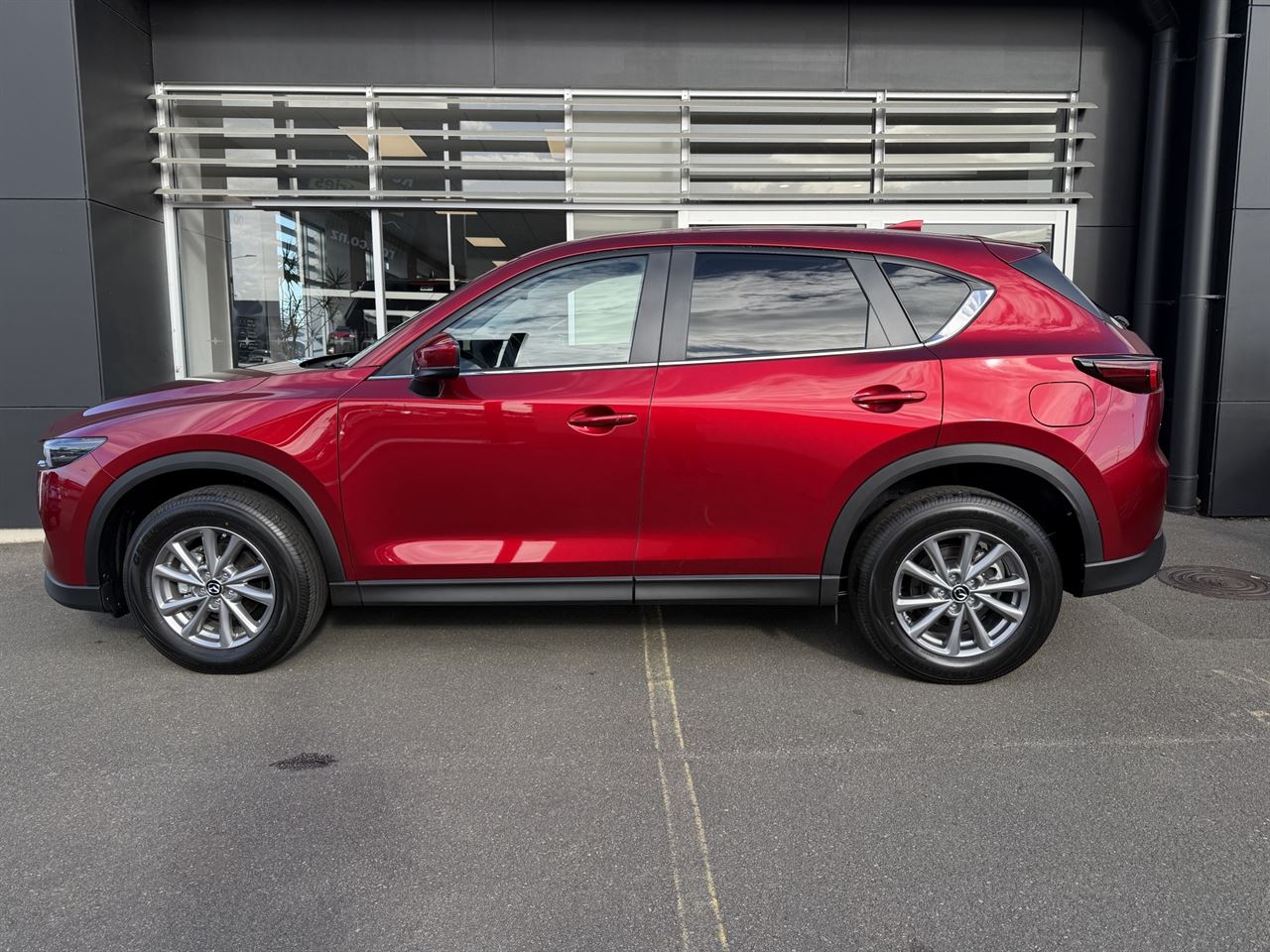 Vehicle image 4
