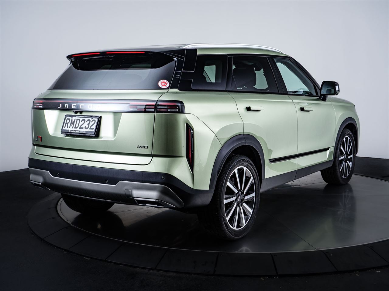 Vehicle image 3