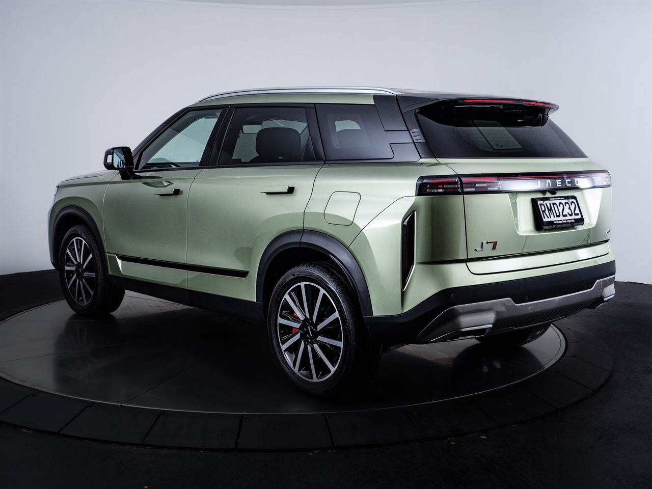 Vehicle image 5