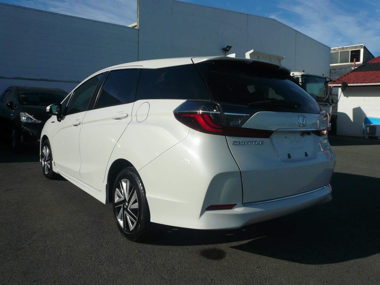 Vehicle image 4