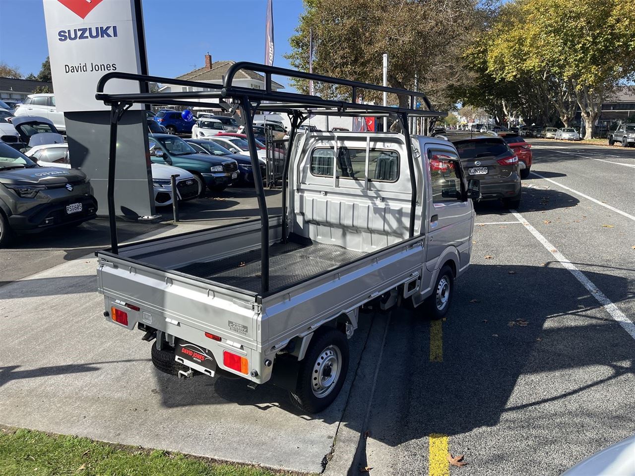 Vehicle image 5