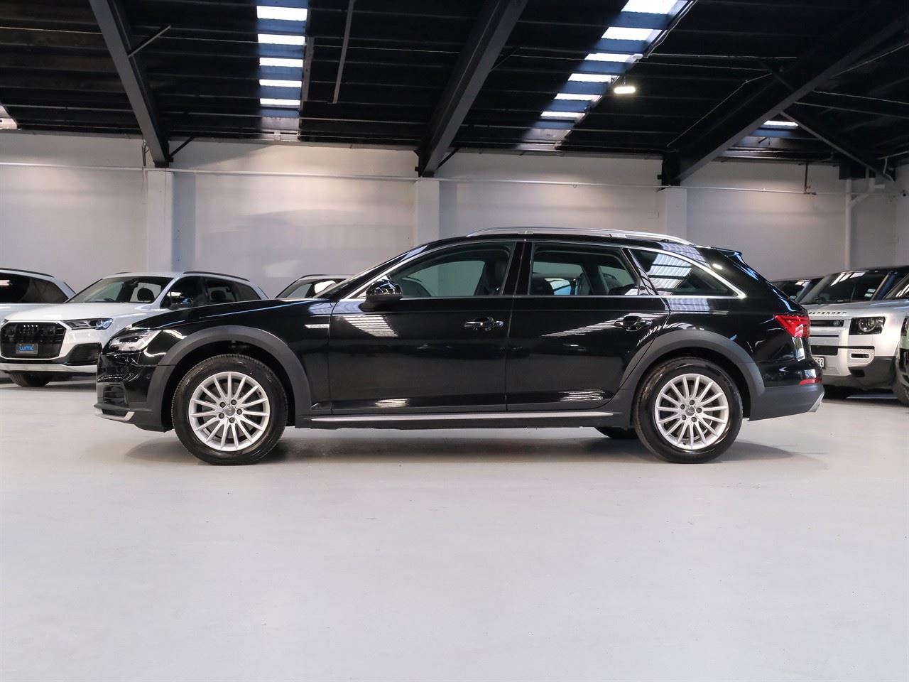 Vehicle image 5
