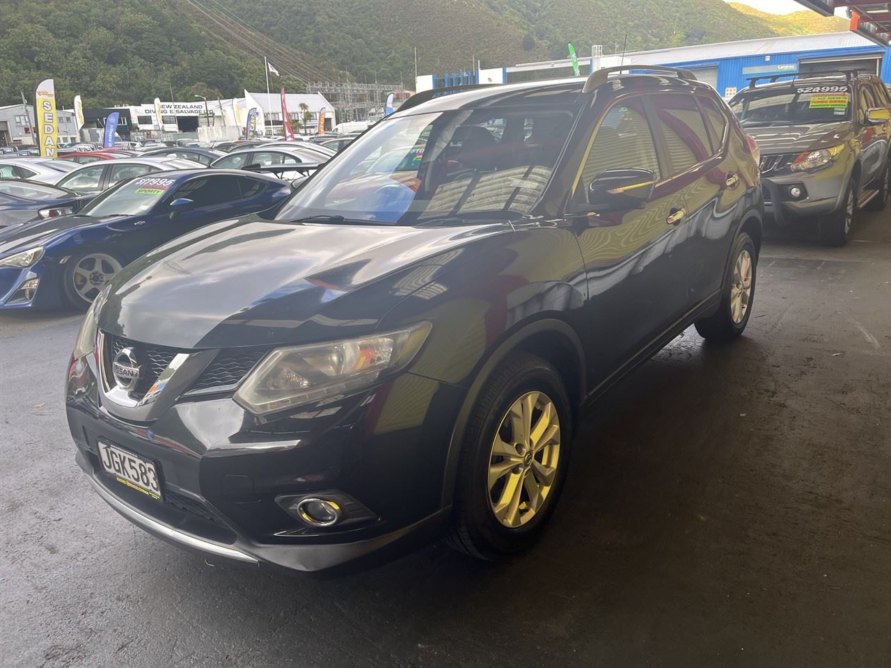 Vehicle image 3
