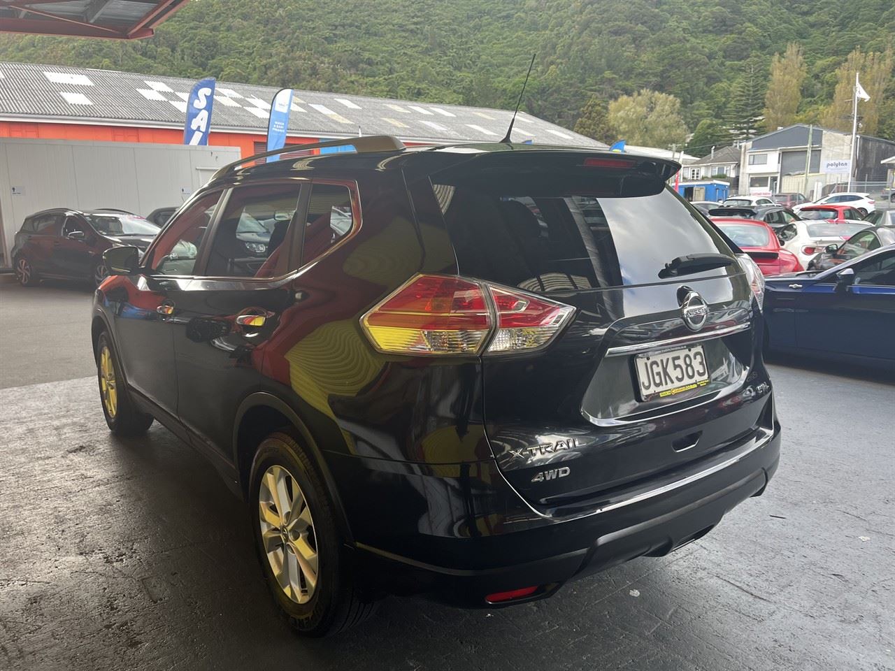 Vehicle image 4