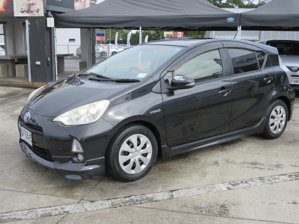 Vehicle image 3