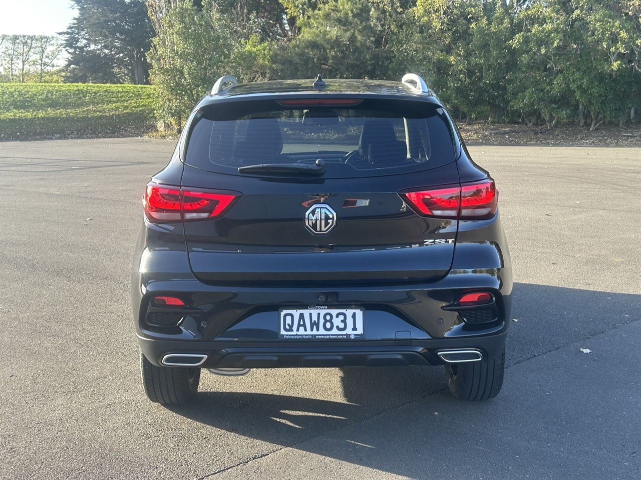 Vehicle image 3