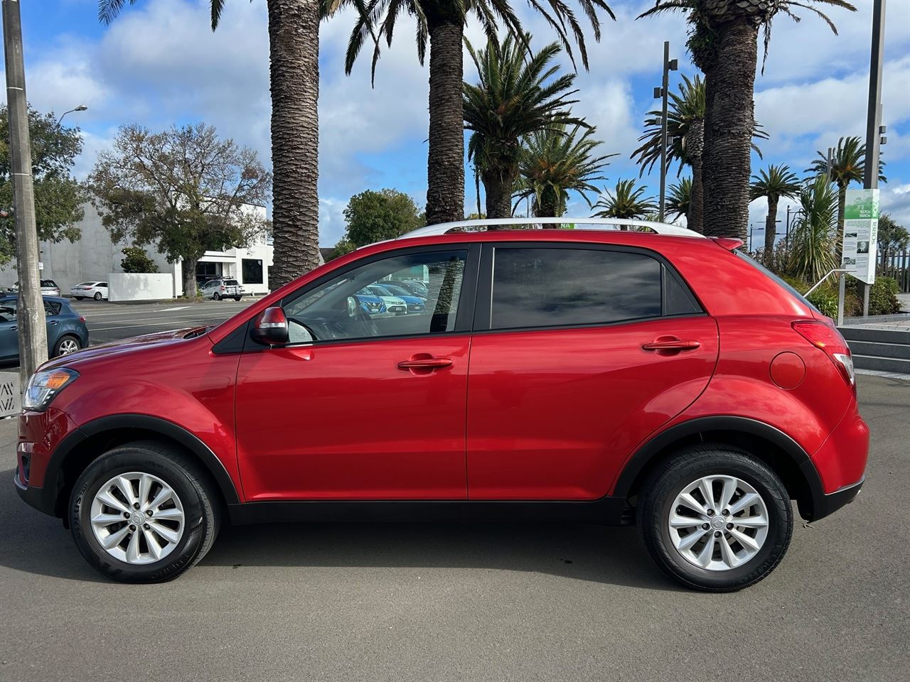 Vehicle image 4